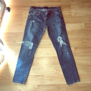 Boyfriend Style Distressed Levi’s Size 5